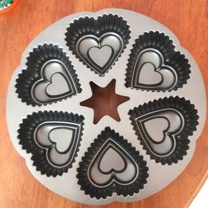 Wilton heart shaped pan